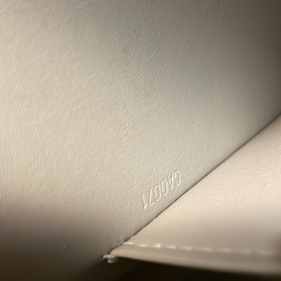 Authentic Louis Vuitton Vernis Thompson Street Shoulder Bag - Picture 7 of 7